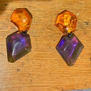Designer Gerda Lynggaard-Monies Orange & Purple Lucite Large Earrings
Clip-on